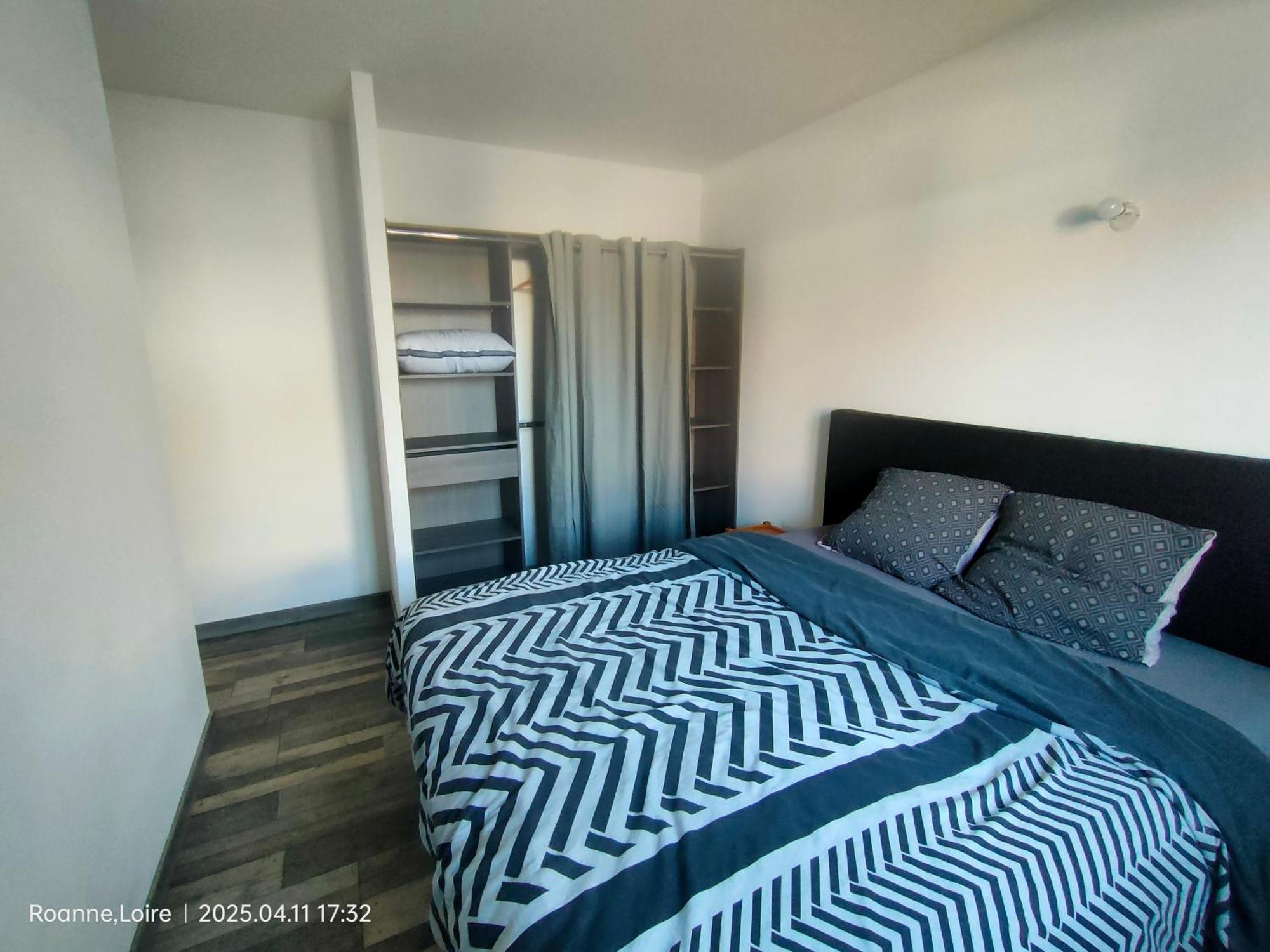 Chambre Dans Maison Plain-Pied Moderne Roanne Eksteriør billede