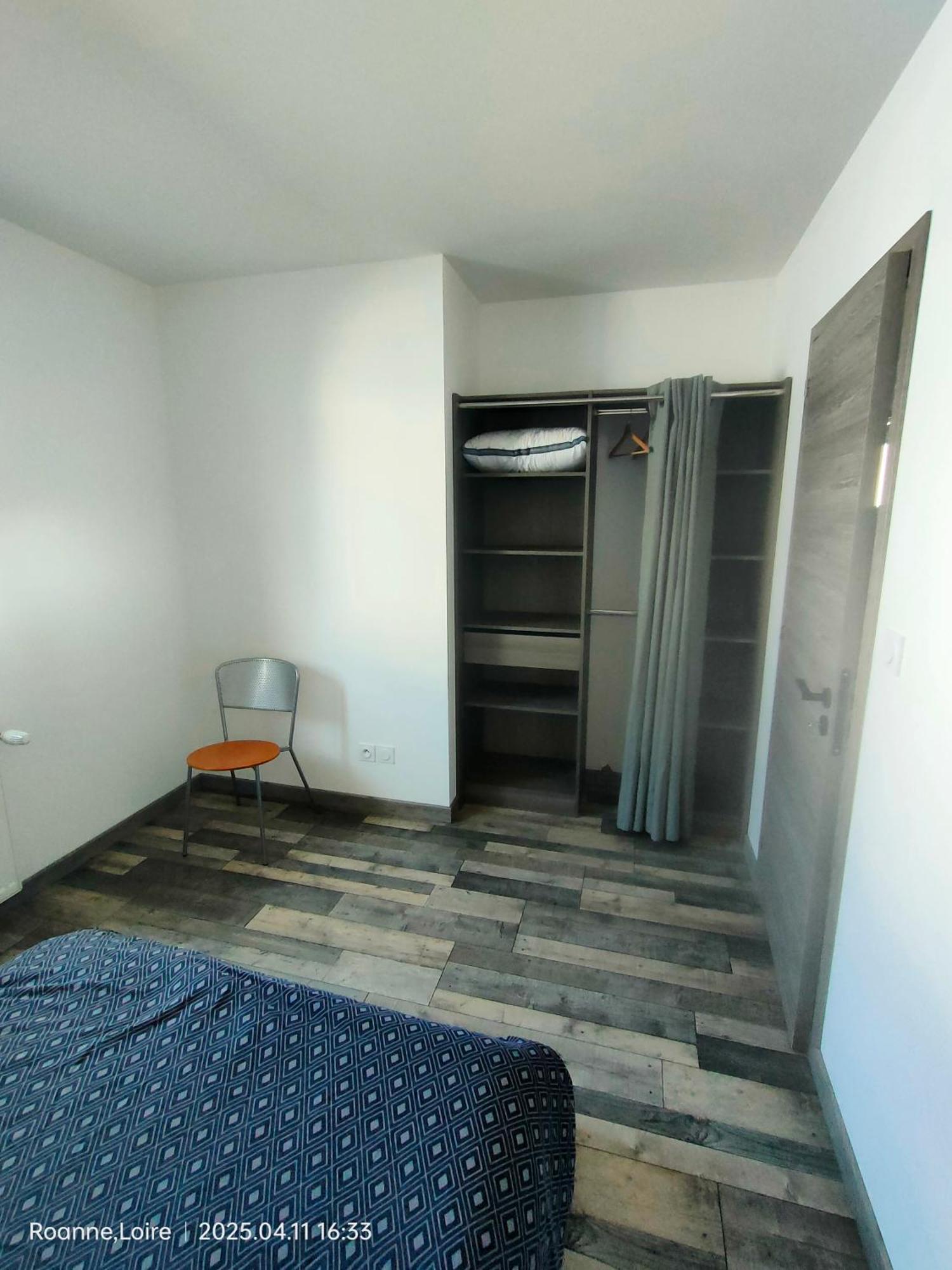 Chambre Dans Maison Plain-Pied Moderne Roanne Eksteriør billede